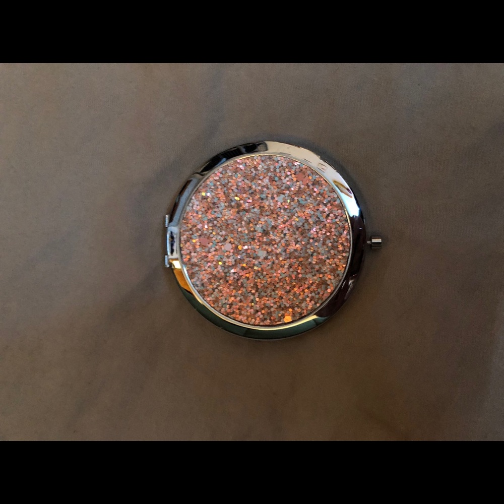 Compact mirror - Picture 3 of 5